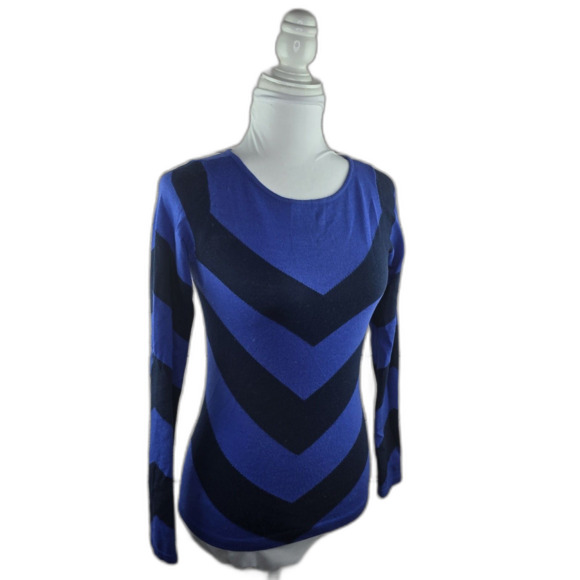 C.Wonder Blue Navy Blue Chevron Striped 100% Merino Wool Lightweight Sweater XS - Picture 6 of 8
